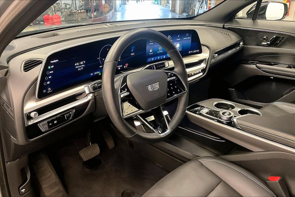 Used 2024 Cadillac Lyriq Luxury RWD image 13