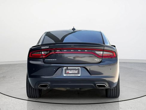 Used 2018 Dodge Charger R/T w/ Navigation & Travel Group RWD image 5