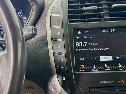 Used 2017 Lincoln MKC Select w/ Select Plus Package AWD/4WD image 18
