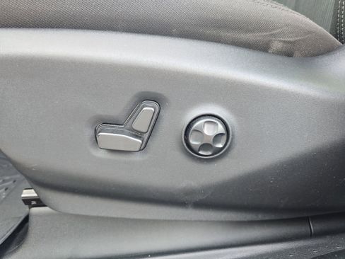 Used 2021 Chrysler Pacifica Touring w/ S Appearance Package image 16