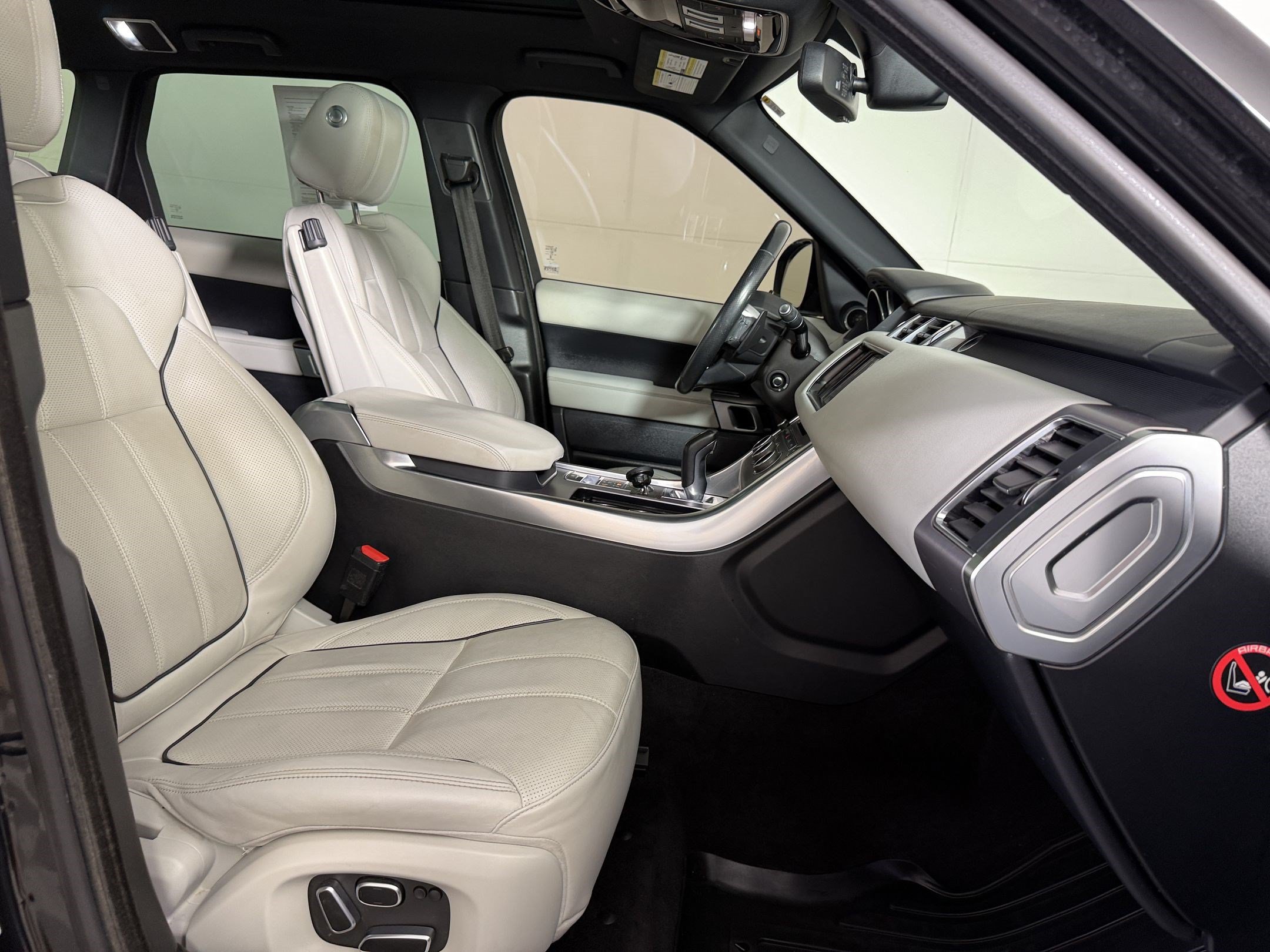 Used 2015 Land Rover Range Rover Sport Supercharged AWD/4WD image 25