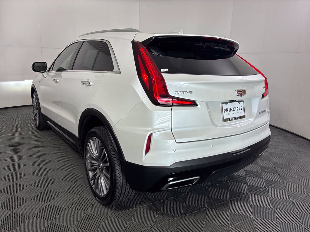 Used 2024 Cadillac XT4 Premium Luxury FWD image 7