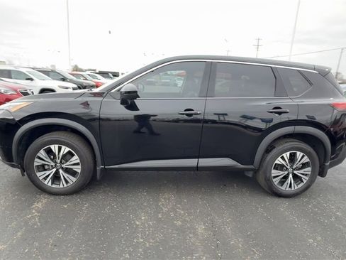 Used 2021 Nissan Rogue SV image 4