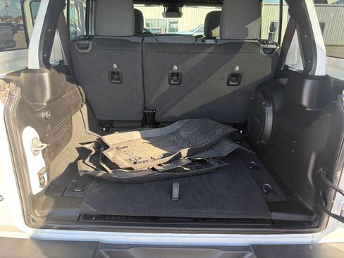 Used 2025 Jeep Wrangler Unlimited Rubicon w/ Safety Group AWD/4WD image 19