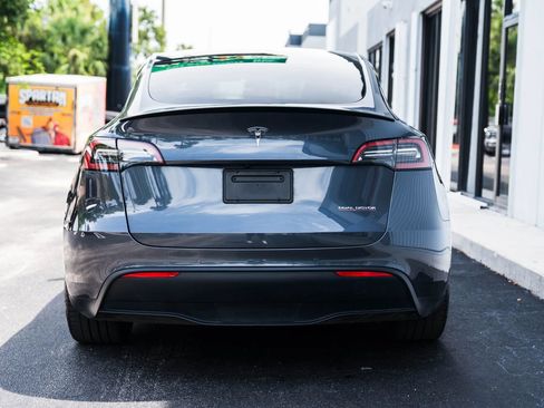 Used 2022 Tesla Model Y Performance AWD/4WD image 8