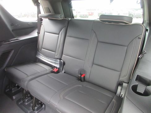 New 2026 GMC Yukon Elevation w/ Elevation Premium Package AWD/4WD image 13
