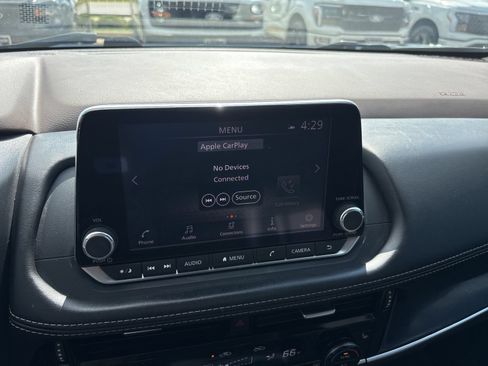 Used 2022 Nissan Rogue SL FWD image 21