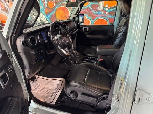 Used 2023 Jeep Wrangler Unlimited Sahara w/ Cold Weather Group AWD/4WD image 11