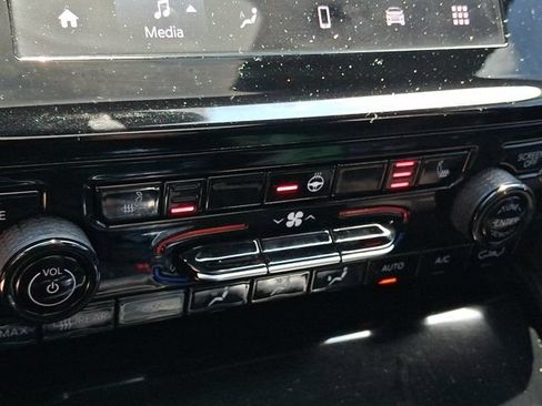 Certified 2023 Jeep Grand Cherokee Altitude AWD/4WD image 29