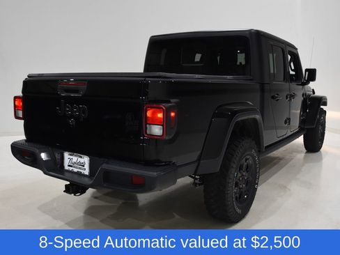 Used 2023 Jeep Gladiator Willys image 4