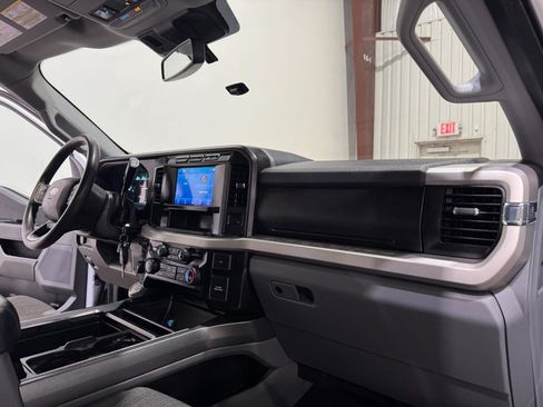 Used 2023 Ford F250 XLT w/ FX4 Off-Road Package image 11