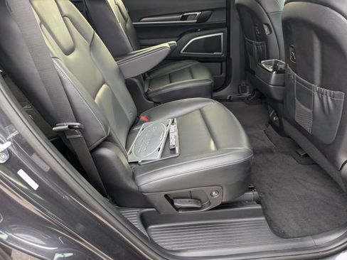 Used 2025 Kia Telluride S AWD/4WD image 37