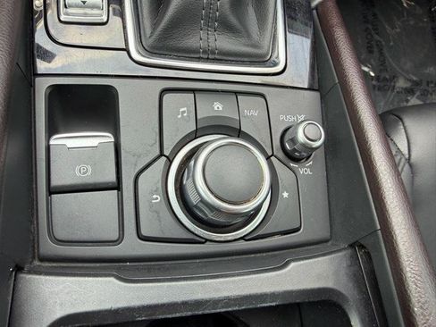 Used 2017 MAZDA MAZDA3 Touring FWD image 36