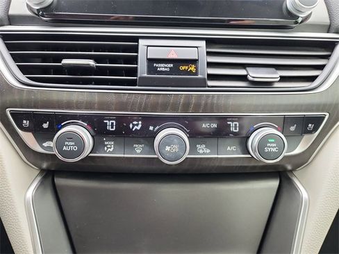 Used 2022 Honda Accord Touring image 25
