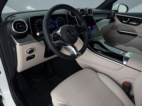 Certified 2026 Mercedes-Benz GLC 300 image 4