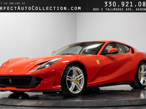 Used 2018 Ferrari 812 Superfast image 1