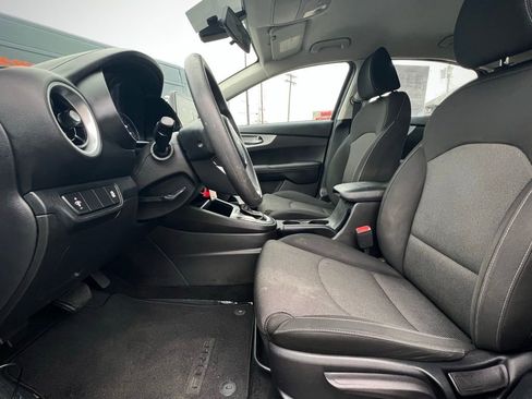 Used 2022 Kia Forte LXS image 16