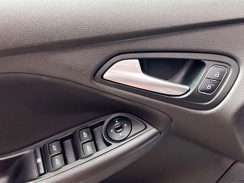 Used 2015 Ford Focus SE image 16