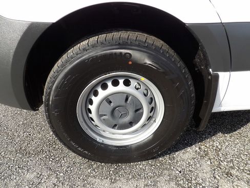 Used 2023 Mercedes-Benz Sprinter 2500 image 46