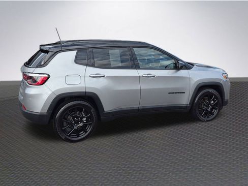 Used 2022 Jeep Compass Altitude image 4