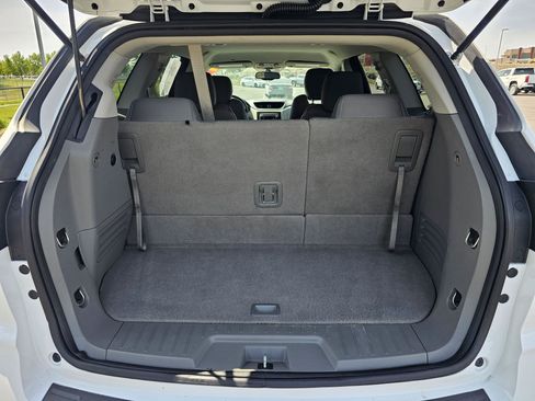 Used 2017 Chevrolet Traverse LT FWD image 14