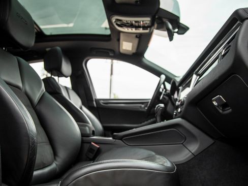 Used 2023 Porsche Macan GTS image 44