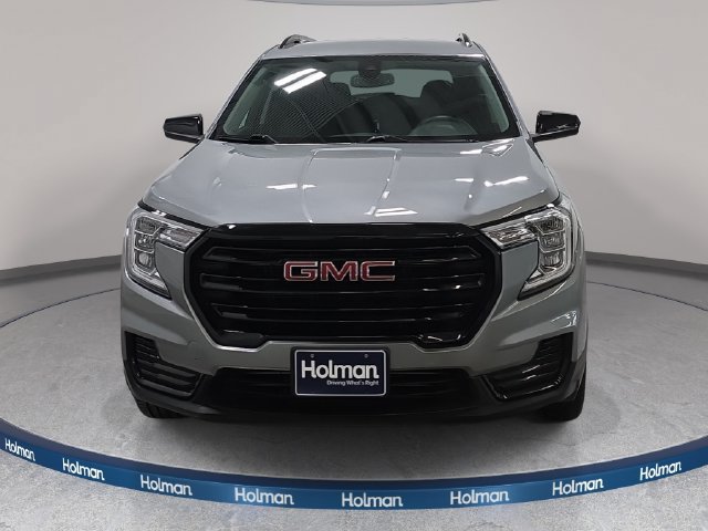 Used 2023 GMC Terrain SLE w/ Driver Convenience Package AWD/4WD image 3