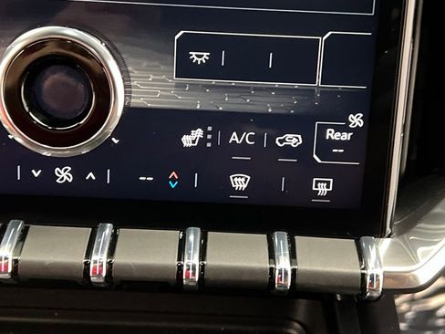 Used 2025 GMC Acadia Elevation image 59