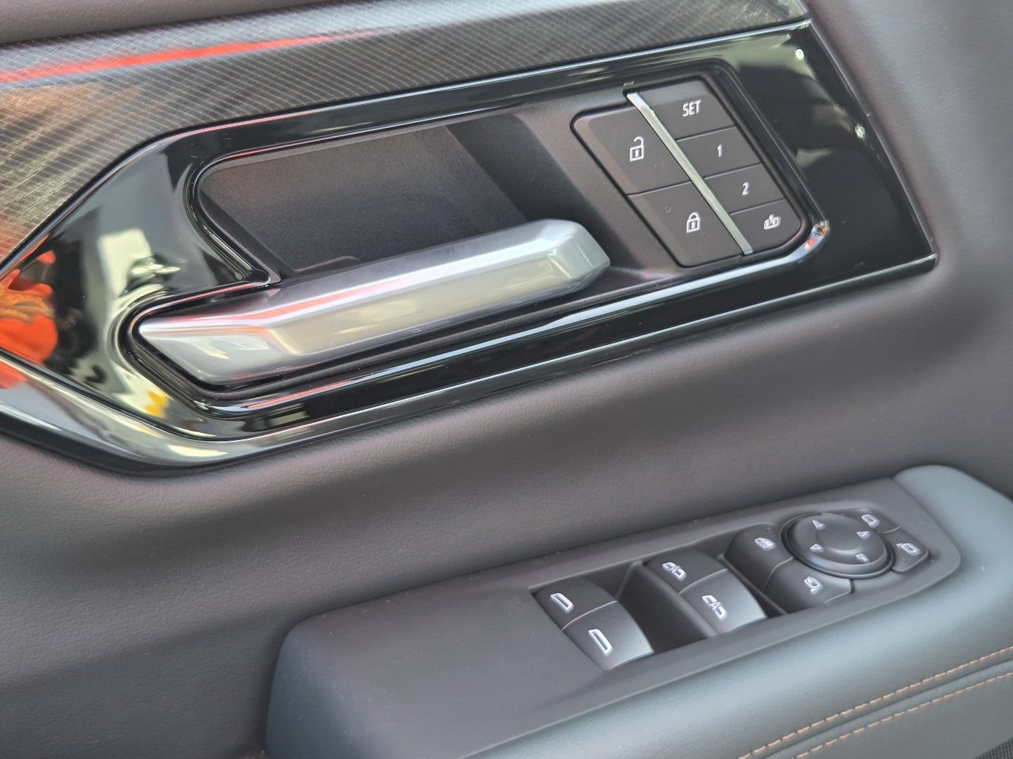 New 2026 GMC Yukon AT4 w/ AT4 Premium Plus Package AWD/4WD image 32