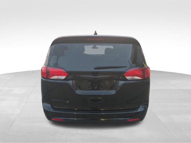 Used 2020 Chrysler Pacifica Touring w/ S Appearance Package FWD image 8