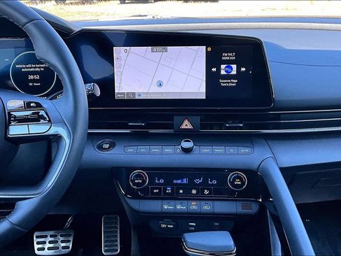 Used 2025 Hyundai Elantra SEL FWD image 8