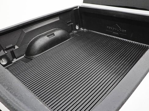 Used 2018 RAM 2500 Tradesman w/ Chrome Appearance Group image 13