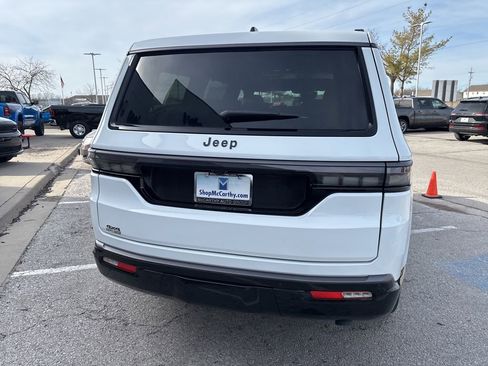 New 2026 Jeep Grand Wagoneer Summit AWD/4WD image 28