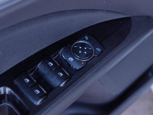 Used 2014 Ford Fusion SE FWD image 12