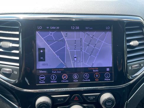 Used 2019 Jeep Grand Cherokee Limited AWD/4WD image 33