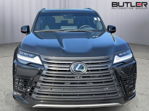 Used 2024 Lexus LX 600 4WD w/ Appearance Package image 4