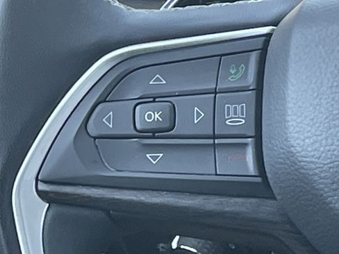 Used 2023 Jeep Grand Cherokee Limited w/ Luxury Tech Group II AWD/4WD image 18