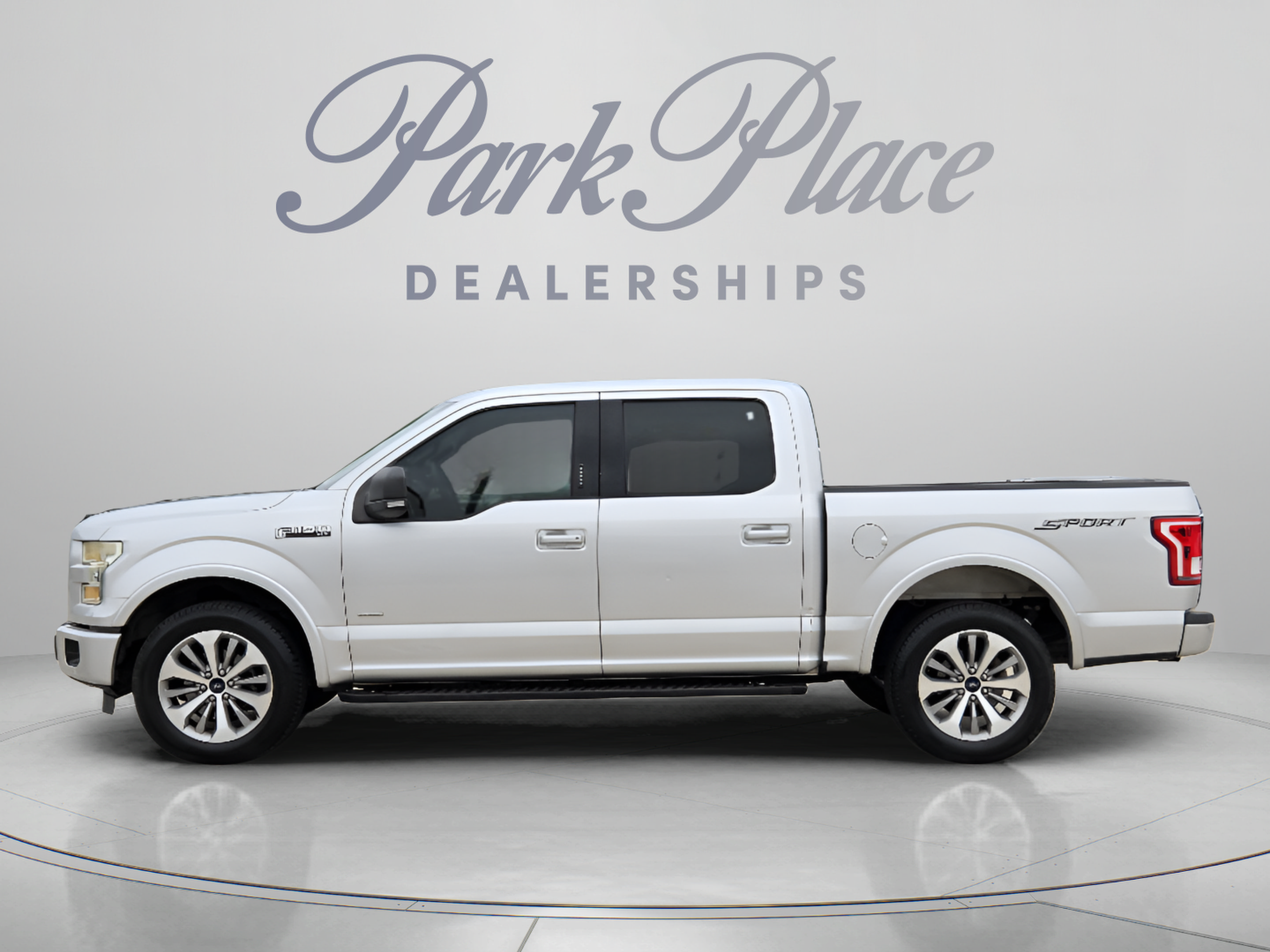 Used 2015 Ford F150 XLT w/ Equipment Group 302A Luxury RWD image 2