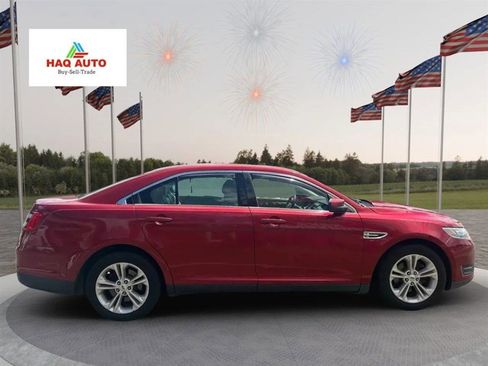 Used 2015 Ford Taurus SEL image 2