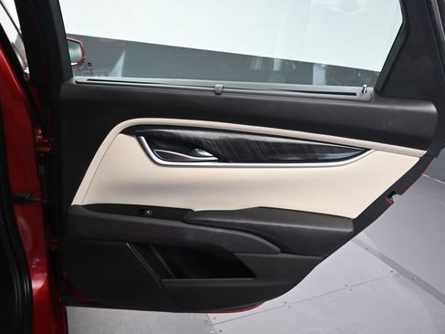 Used 2013 Cadillac XTS Platinum FWD image 39