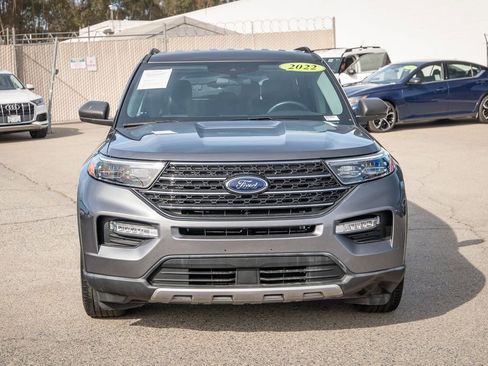 Used 2022 Ford Explorer XLT w/ Equipment Group 202A image 2