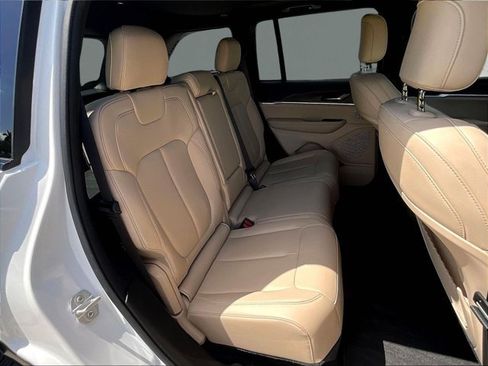 Used 2026 Jeep Grand Cherokee Limited w/ Limited Altitude Package RWD image 29