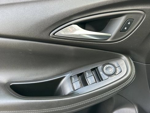 Used 2024 Buick Encore GX Preferred FWD image 11