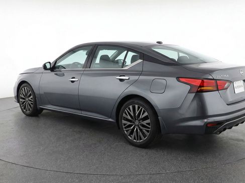Used 2025 Nissan Altima 2.5 SV image 6