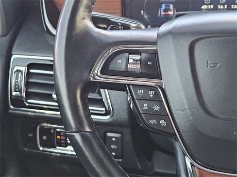 Used 2024 Lincoln Navigator L 4WD image 27