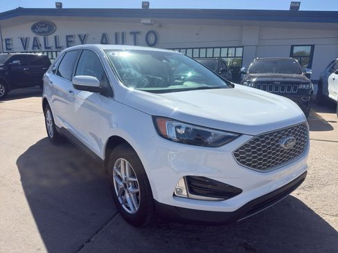 Used 2024 Ford Edge SEL w/ Convenience Package AWD/4WD image 3