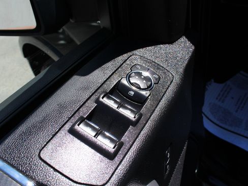 Used 2018 Ford F150 XLT w/ Equipment Group 302A Luxury AWD/4WD image 14