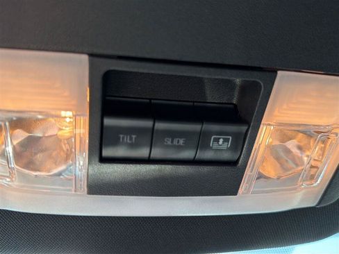 Used 2017 Ford Explorer Limited w/ Equipment Group 301A AWD/4WD image 14