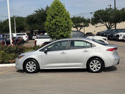 Certified 2026 Toyota Corolla LE FWD image 4