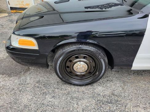 Used 2008 Ford Crown Victoria Police Interceptor RWD image 12